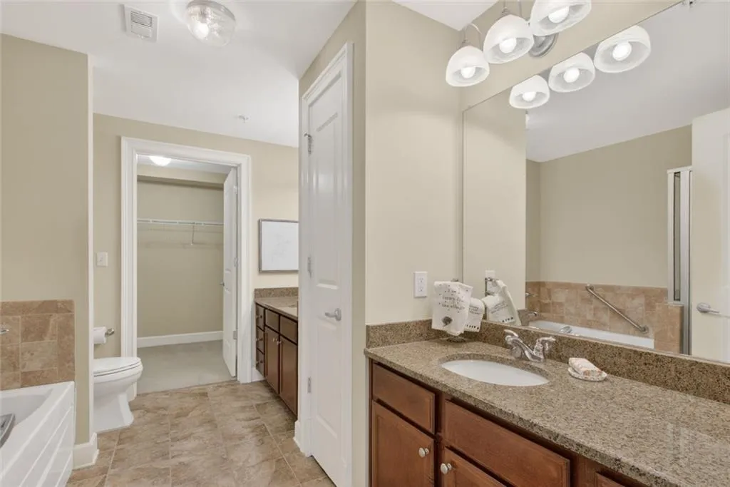 200 River Vista Drive Unit 225, Atlanta, Georgia 30339, 2 Bedrooms Bedrooms, ,2 BathroomsBathrooms,Residential,For Sale,200 River Vista Drive Unit 225,7732326