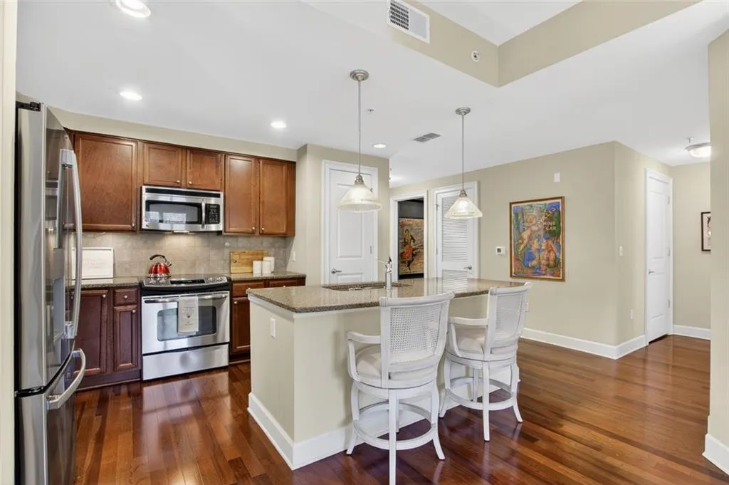 200 River Vista Drive Unit 225, Atlanta, Georgia 30339, 2 Bedrooms Bedrooms, ,2 BathroomsBathrooms,Residential,For Sale,200 River Vista Drive Unit 225,7732326