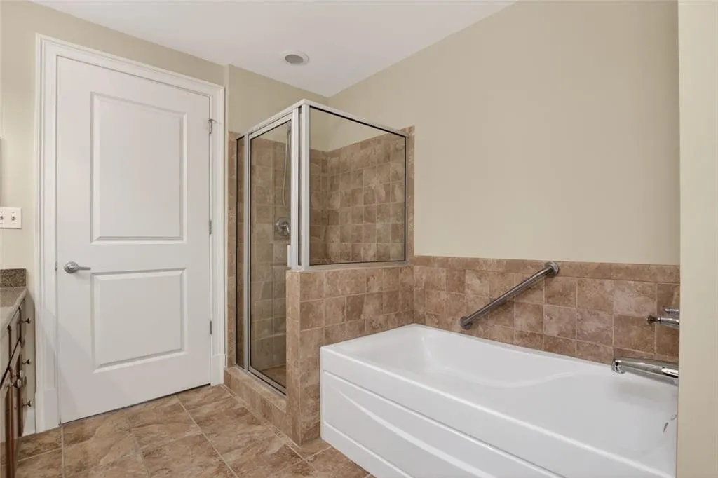 200 River Vista Drive Unit 225, Atlanta, Georgia 30339, 2 Bedrooms Bedrooms, ,2 BathroomsBathrooms,Residential,For Sale,200 River Vista Drive Unit 225,7732326
