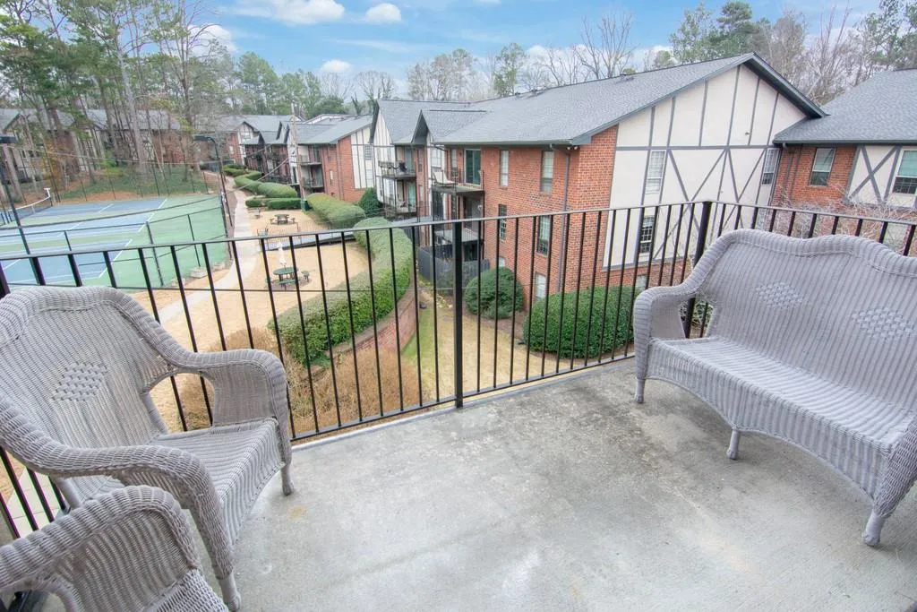6851 Roswell Road Unit O7, Sandy Springs, Georgia 30328, 1 Bedroom Bedrooms, ,1 BathroomBathrooms,Residential,Sold,6851 Roswell Road Unit O7,6825349