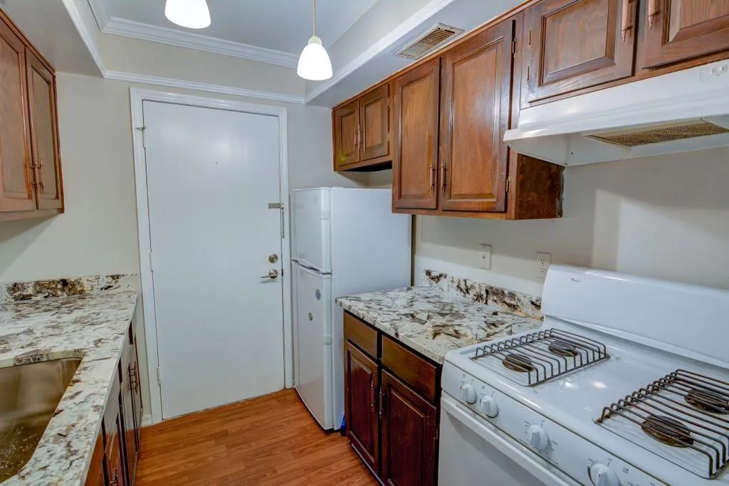 6851 Roswell Road Unit O7, Sandy Springs, Georgia 30328, 1 Bedroom Bedrooms, ,1 BathroomBathrooms,Residential,Sold,6851 Roswell Road Unit O7,6825349