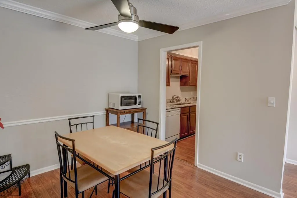 6851 Roswell Road Unit O7, Sandy Springs, Georgia 30328, 1 Bedroom Bedrooms, ,1 BathroomBathrooms,Residential,Sold,6851 Roswell Road Unit O7,6825349
