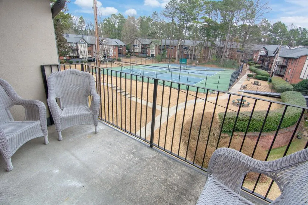 6851 Roswell Road Unit O7, Sandy Springs, Georgia 30328, 1 Bedroom Bedrooms, ,1 BathroomBathrooms,Residential,Sold,6851 Roswell Road Unit O7,6825349