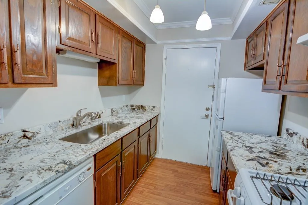 6851 Roswell Road Unit O7, Sandy Springs, Georgia 30328, 1 Bedroom Bedrooms, ,1 BathroomBathrooms,Residential,Sold,6851 Roswell Road Unit O7,6825349
