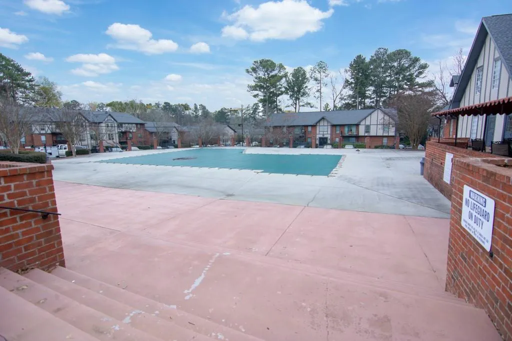 6851 Roswell Road Unit O7, Sandy Springs, Georgia 30328, 1 Bedroom Bedrooms, ,1 BathroomBathrooms,Residential,Sold,6851 Roswell Road Unit O7,6825349