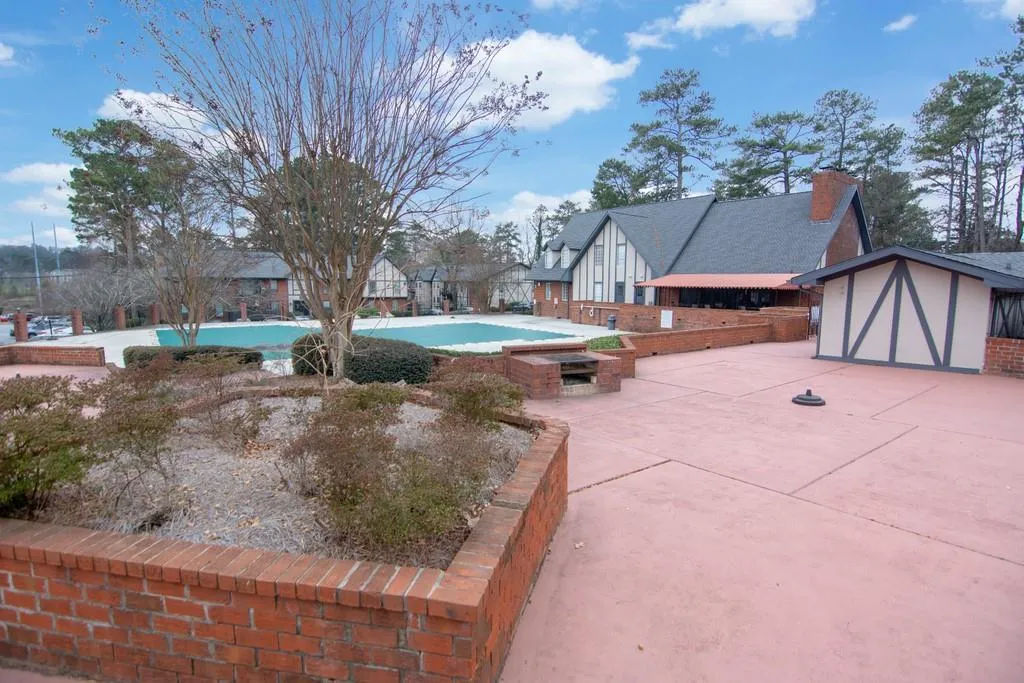 6851 Roswell Road Unit O7, Sandy Springs, Georgia 30328, 1 Bedroom Bedrooms, ,1 BathroomBathrooms,Residential,Sold,6851 Roswell Road Unit O7,6825349