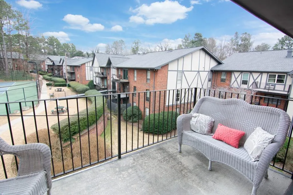 6851 Roswell Road Unit O7, Sandy Springs, Georgia 30328, 1 Bedroom Bedrooms, ,1 BathroomBathrooms,Residential,Sold,6851 Roswell Road Unit O7,6825349