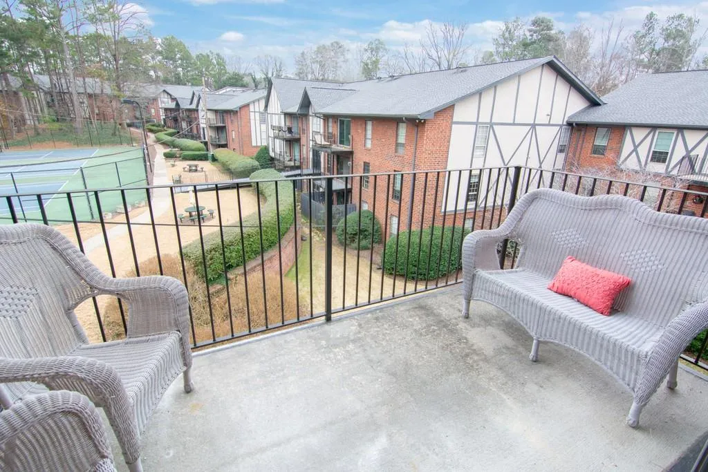 6851 Roswell Road Unit O7, Sandy Springs, Georgia 30328, 1 Bedroom Bedrooms, ,1 BathroomBathrooms,Residential,Sold,6851 Roswell Road Unit O7,6825349