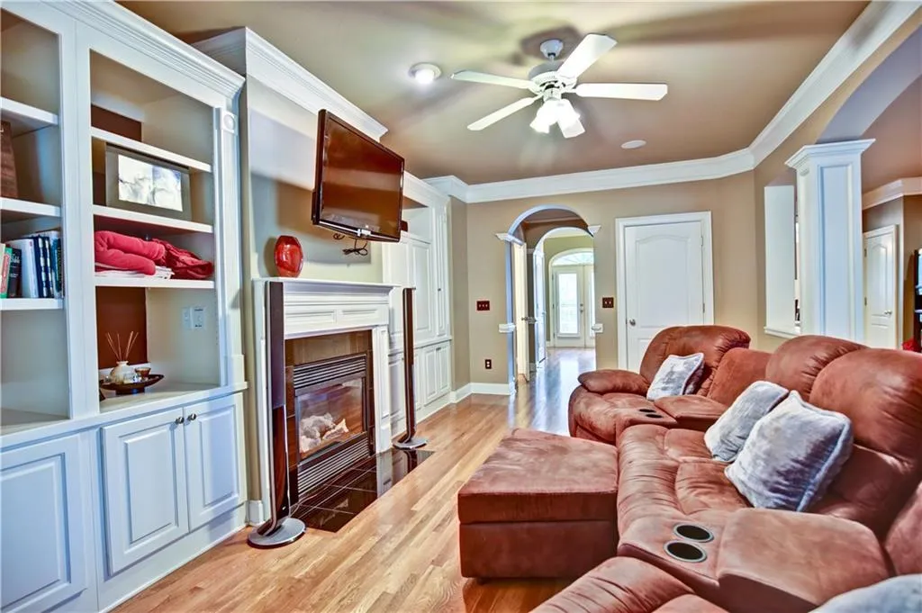 2599 Oglethorpe Circle Ne, Brookhaven, Georgia 30319, 4 Bedrooms Bedrooms, ,3 BathroomsBathrooms,Residential,Sold,2599 Oglethorpe Circle Ne,5738288