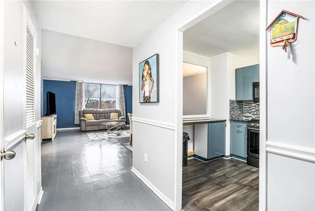 2965 Pharr Court South Nw Unit 614, Atlanta, Georgia 30305, 2 Bedrooms Bedrooms, ,2 BathroomsBathrooms,Residential,For Sale,2965 Pharr Court South Nw Unit 614,7683327