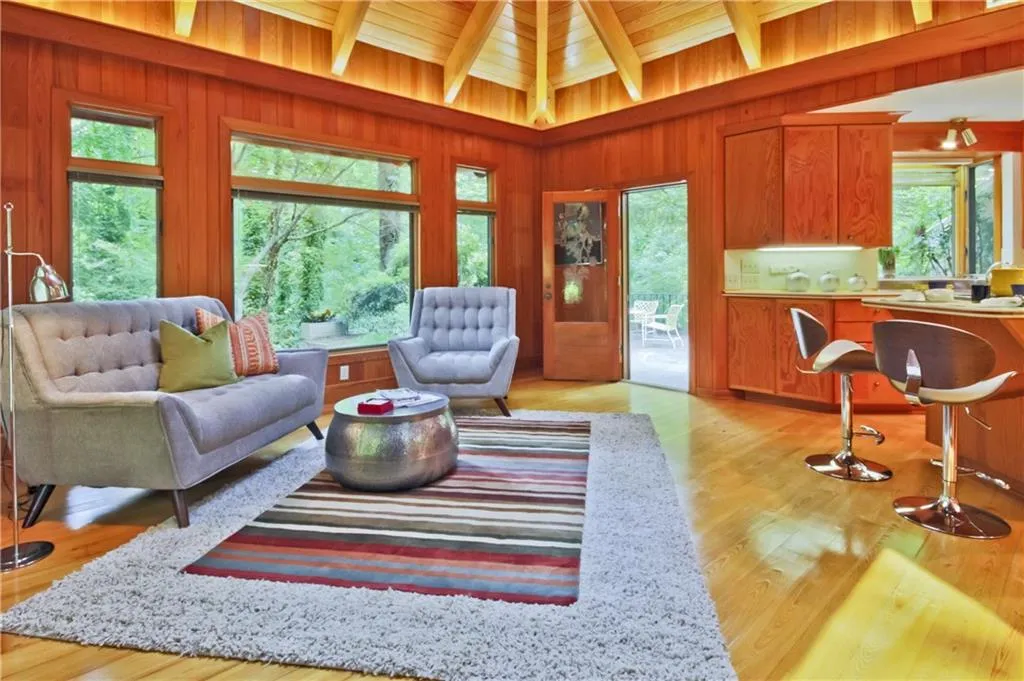 4566 Jett Road, Atlanta, Georgia 30327, 5 Bedrooms Bedrooms, ,2 BathroomsBathrooms,Residential,Sold,4566 Jett Road,5521631