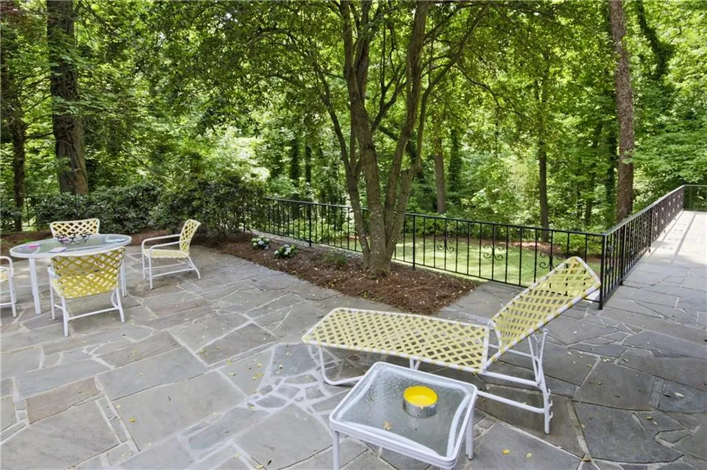 4566 Jett Road, Atlanta, Georgia 30327, 5 Bedrooms Bedrooms, ,2 BathroomsBathrooms,Residential,Sold,4566 Jett Road,5521631