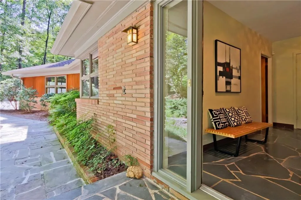 4566 Jett Road, Atlanta, Georgia 30327, 5 Bedrooms Bedrooms, ,2 BathroomsBathrooms,Residential,Sold,4566 Jett Road,5521631