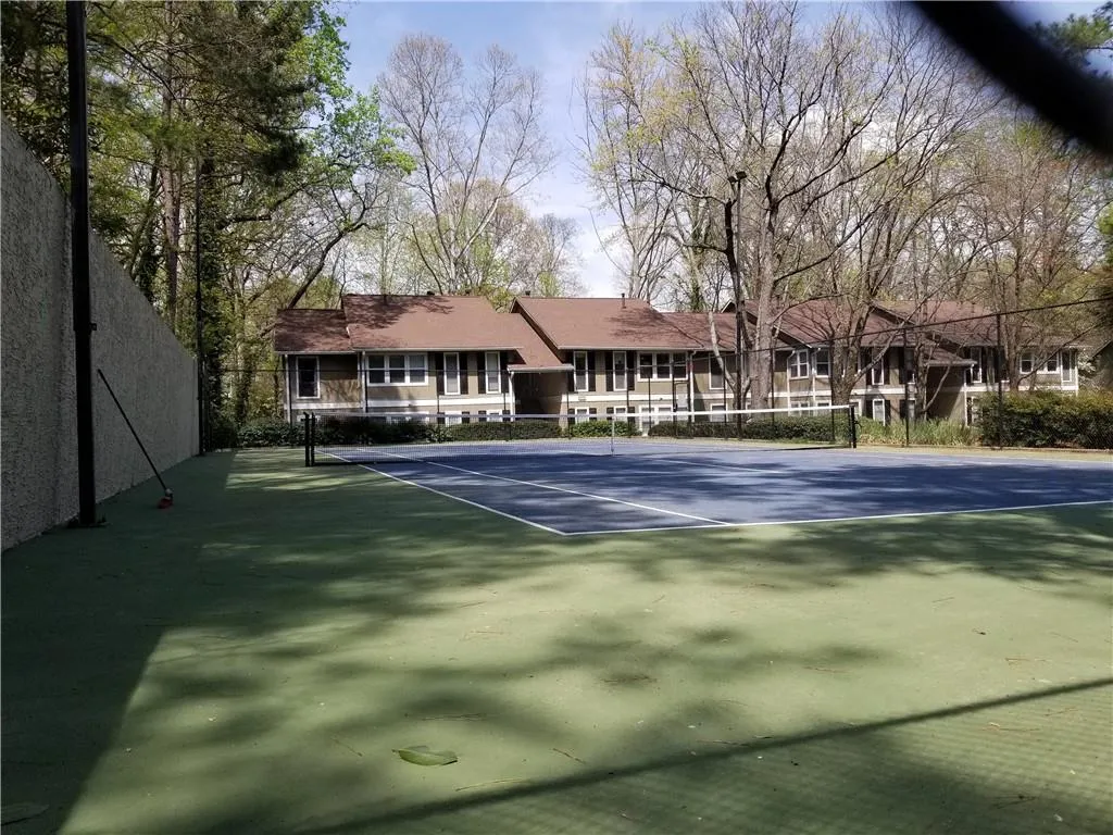 5141 Roswell Road Unit 6, Sandy Springs, Georgia 30342, 2 Bedrooms Bedrooms, ,2 BathroomsBathrooms,Residential,Sold,5141 Roswell Road Unit 6,6703625