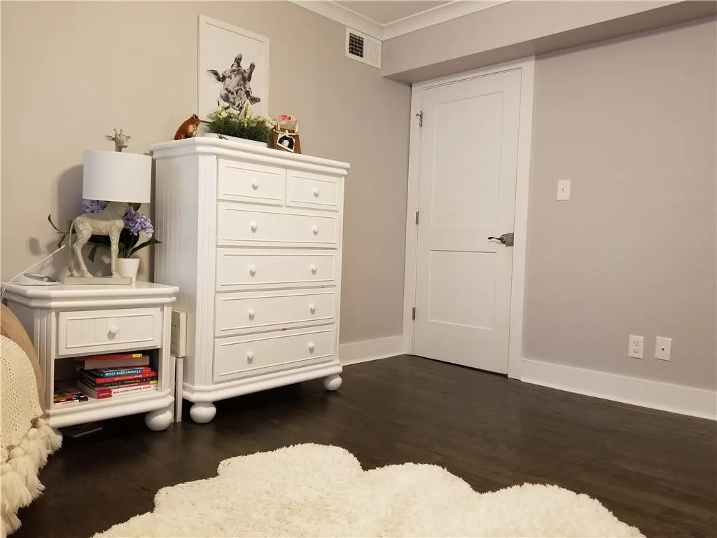 5141 Roswell Road Unit 6, Sandy Springs, Georgia 30342, 2 Bedrooms Bedrooms, ,2 BathroomsBathrooms,Residential,Sold,5141 Roswell Road Unit 6,6703625