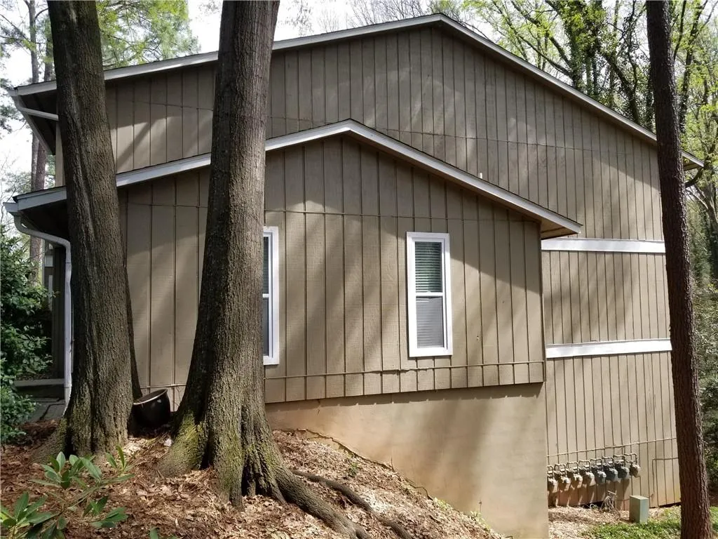 5141 Roswell Road Unit 6, Sandy Springs, Georgia 30342, 2 Bedrooms Bedrooms, ,2 BathroomsBathrooms,Residential,Sold,5141 Roswell Road Unit 6,6703625