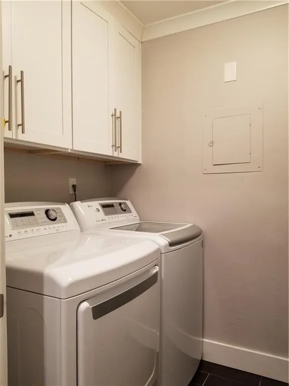 5141 Roswell Road Unit 6, Sandy Springs, Georgia 30342, 2 Bedrooms Bedrooms, ,2 BathroomsBathrooms,Residential,Sold,5141 Roswell Road Unit 6,6703625