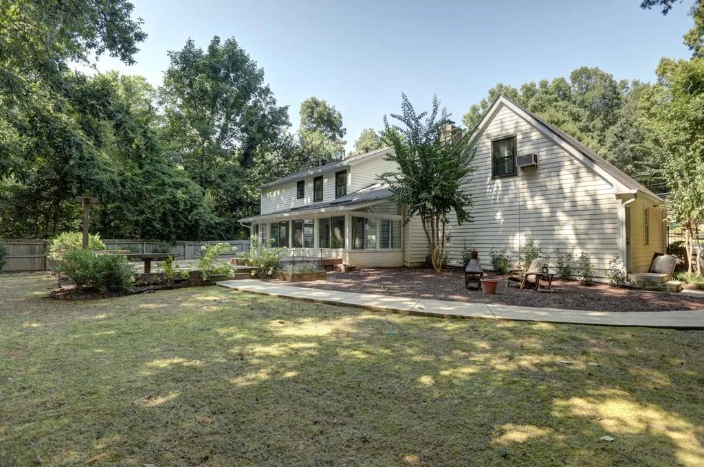 286 Dartmoor Circle, Sandy Springs, Georgia 30328, 4 Bedrooms Bedrooms, ,3 BathroomsBathrooms,Residential,Sold,286 Dartmoor Circle,6611617
