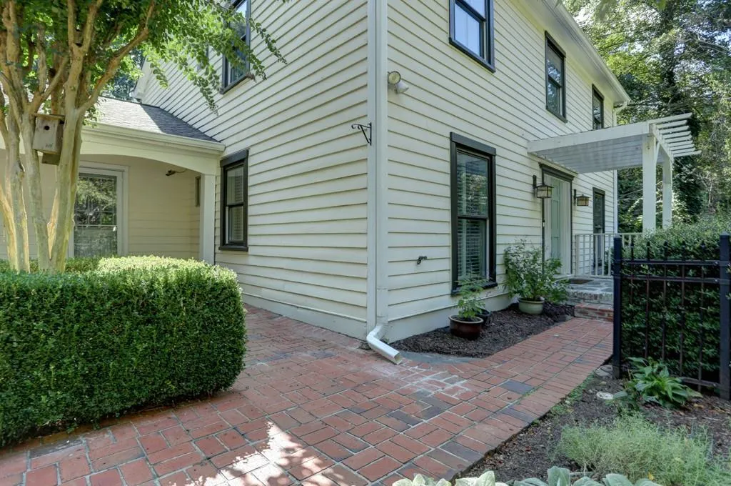 286 Dartmoor Circle, Sandy Springs, Georgia 30328, 4 Bedrooms Bedrooms, ,3 BathroomsBathrooms,Residential,Sold,286 Dartmoor Circle,6611617