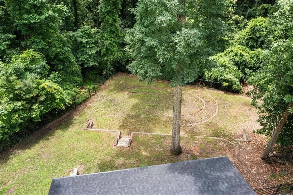 Additional yard space behind the guest house.