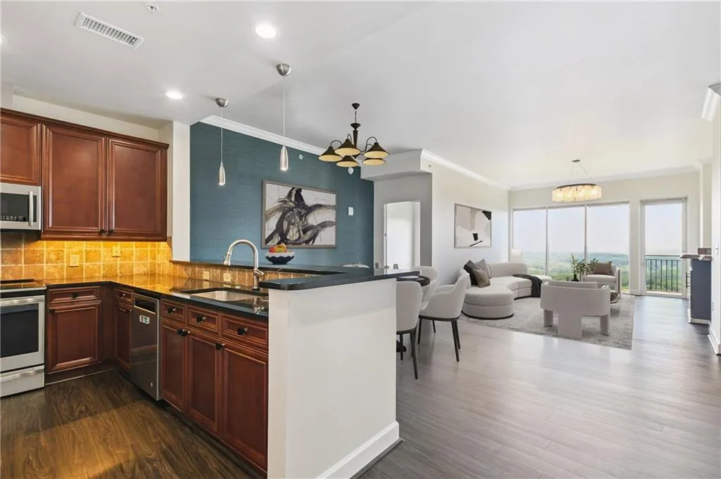 2950 Mount Wilkinson Parkway Se Unit 613, Atlanta, Georgia 30339, 2 Bedrooms Bedrooms, ,2 BathroomsBathrooms,Residential,For Sale,2950 Mount Wilkinson Parkway Se Unit 613,7616998