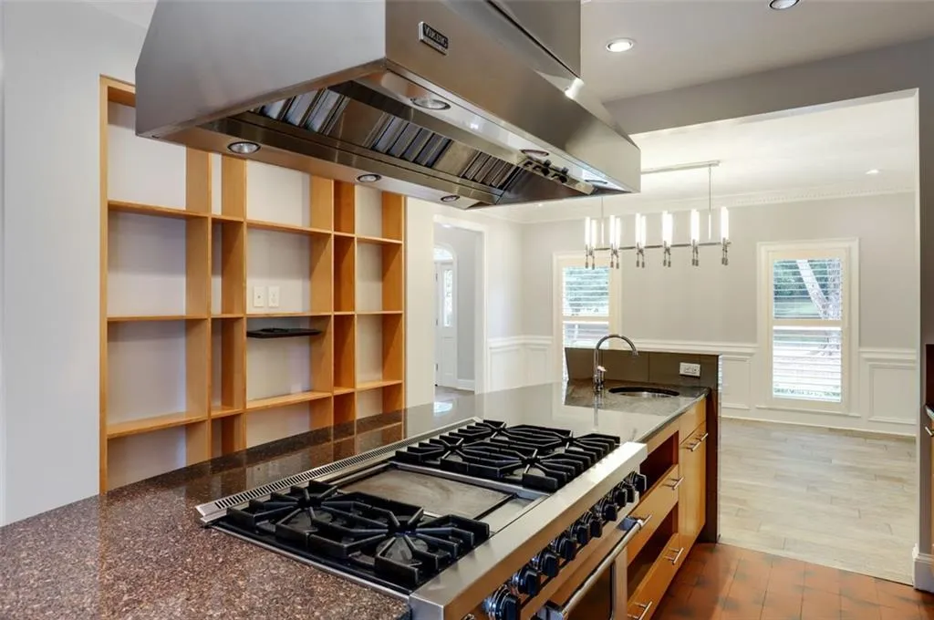 410 Overview Drive, Atlanta, Georgia 30327, 6 Bedrooms Bedrooms, ,5 BathroomsBathrooms,Residential,Sold,410 Overview Drive,6900686