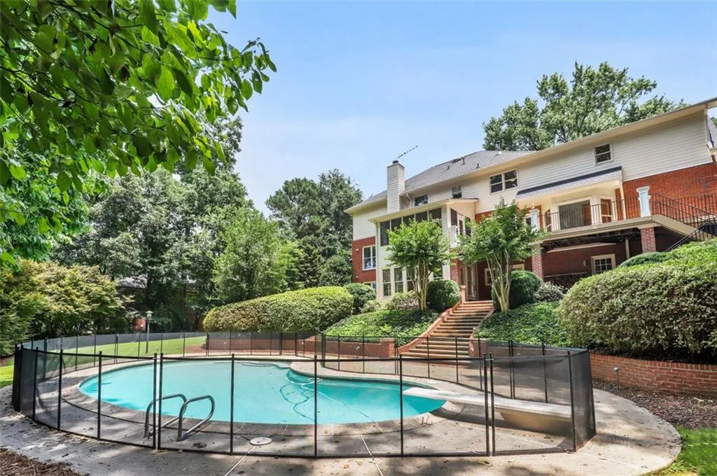 410 Overview Drive, Atlanta, Georgia 30327, 6 Bedrooms Bedrooms, ,5 BathroomsBathrooms,Residential,Sold,410 Overview Drive,6900686