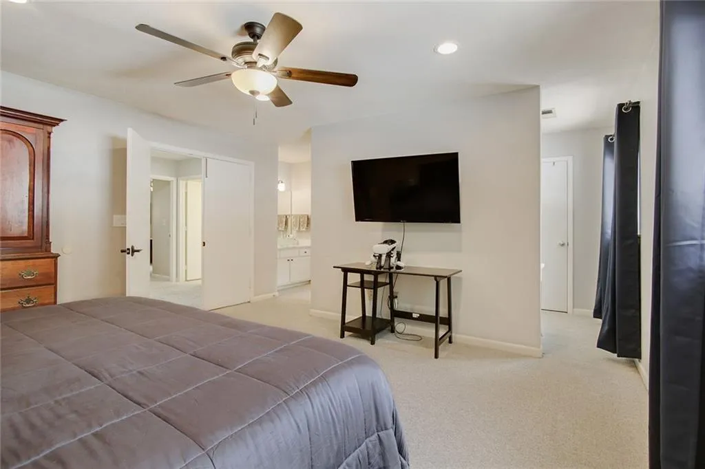 7086 Stonington Drive, Atlanta, Georgia 30328, 3 Bedrooms Bedrooms, ,2 BathroomsBathrooms,Residential,Sold,7086 Stonington Drive,6891017