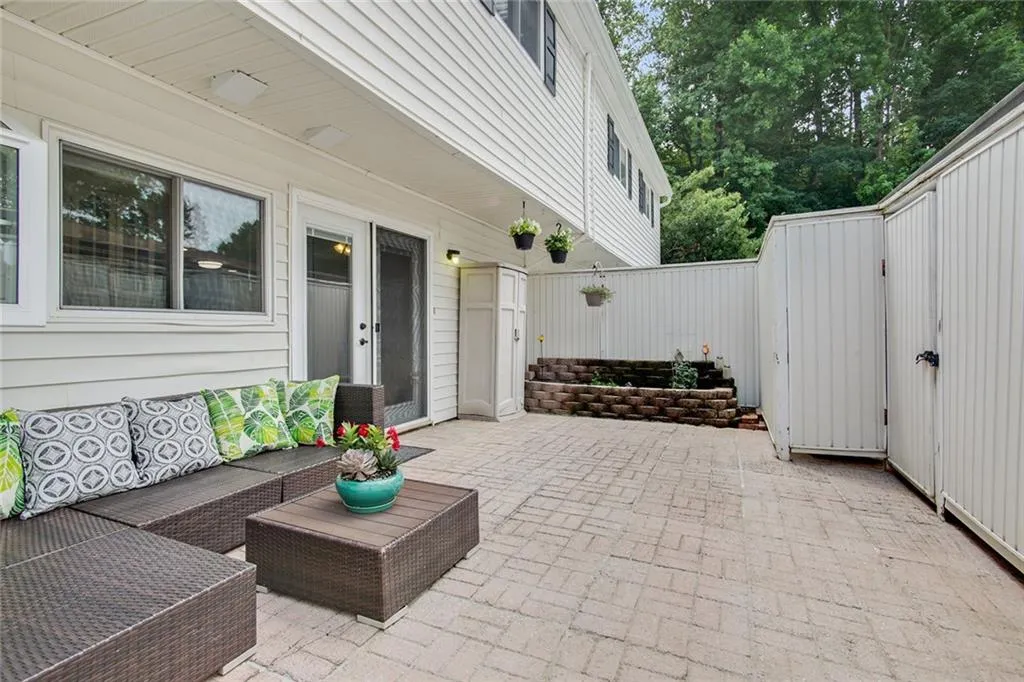 7086 Stonington Drive, Atlanta, Georgia 30328, 3 Bedrooms Bedrooms, ,2 BathroomsBathrooms,Residential,Sold,7086 Stonington Drive,6891017