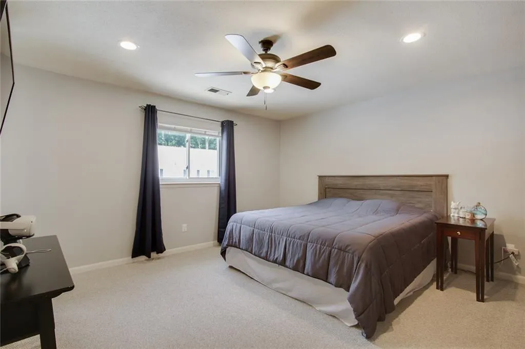 7086 Stonington Drive, Atlanta, Georgia 30328, 3 Bedrooms Bedrooms, ,2 BathroomsBathrooms,Residential,Sold,7086 Stonington Drive,6891017