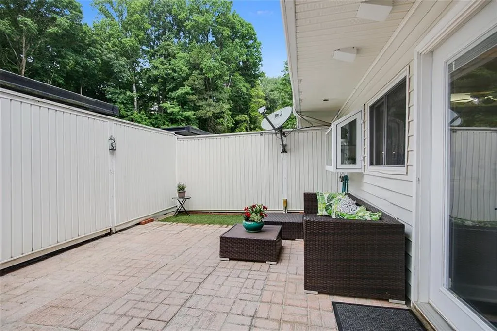 7086 Stonington Drive, Atlanta, Georgia 30328, 3 Bedrooms Bedrooms, ,2 BathroomsBathrooms,Residential,Sold,7086 Stonington Drive,6891017