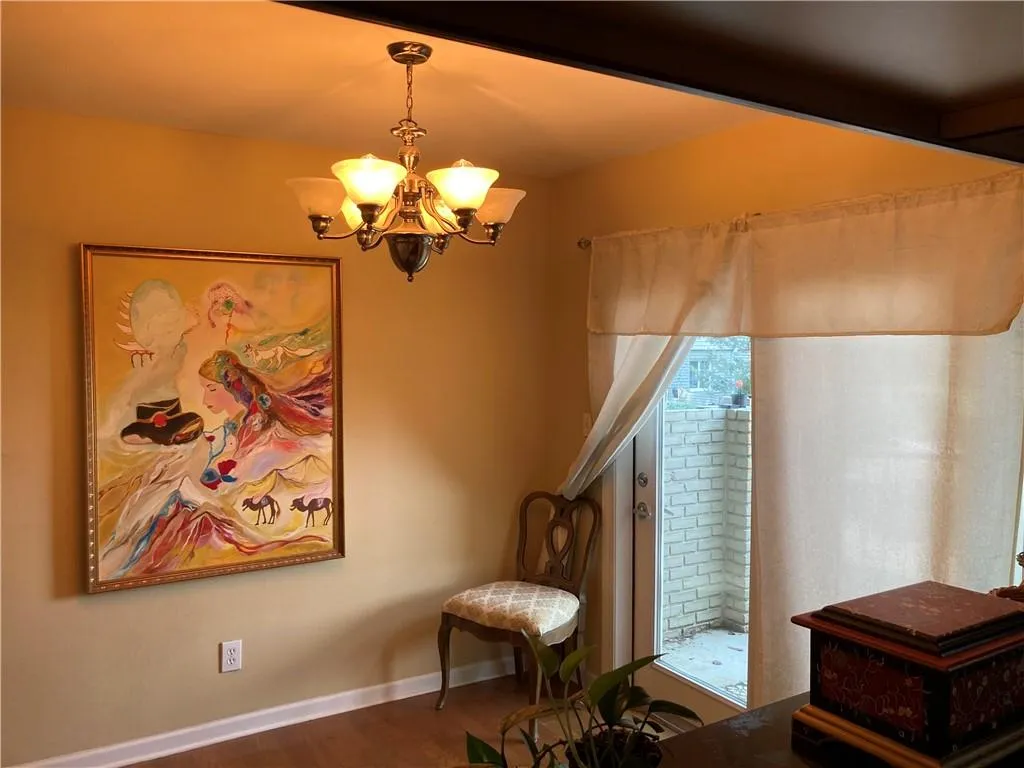 6940 Roswell Road Unit 14e, Sandy Springs, Georgia 30328, 1 Bedroom Bedrooms, ,1 BathroomBathrooms,Residential,Sold,6940 Roswell Road Unit 14e,7063577