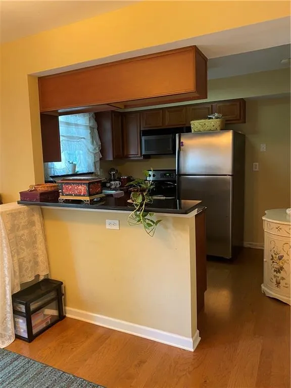 6940 Roswell Road Unit 14e, Sandy Springs, Georgia 30328, 1 Bedroom Bedrooms, ,1 BathroomBathrooms,Residential,Sold,6940 Roswell Road Unit 14e,7063577