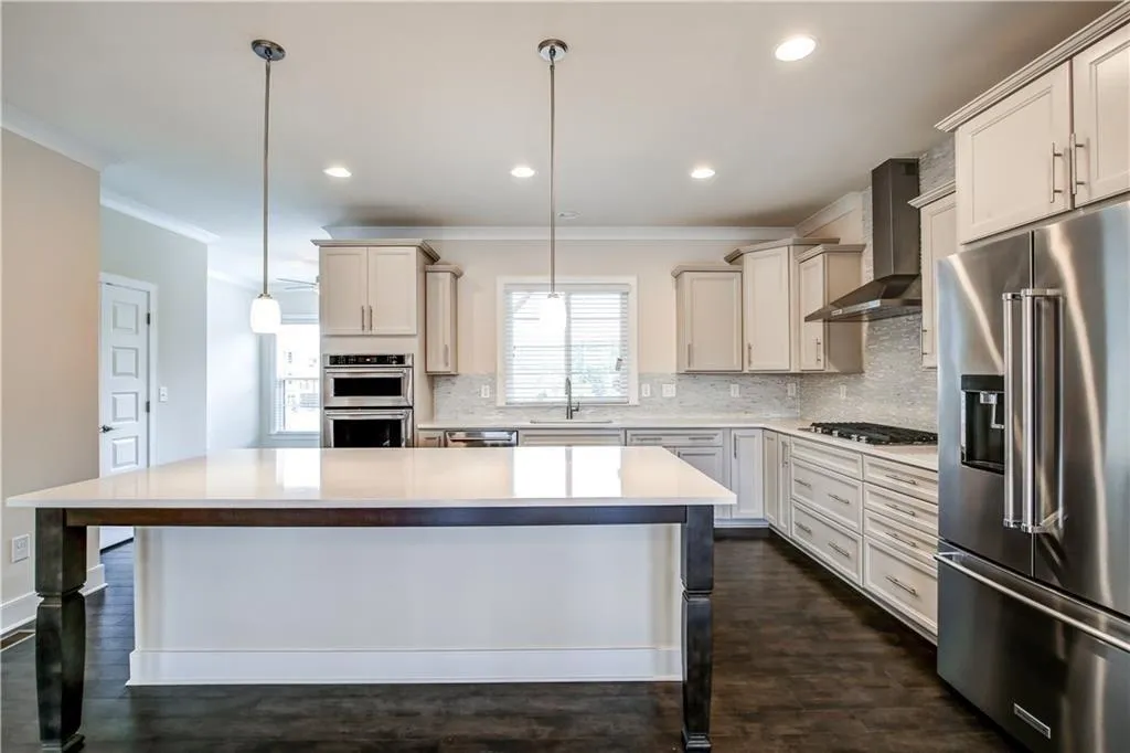 827 Stone Ridge Lane, Atlanta, Georgia 30324, 4 Bedrooms Bedrooms, ,3 BathroomsBathrooms,Residential,For Sale,827 Stone Ridge Lane,7659073