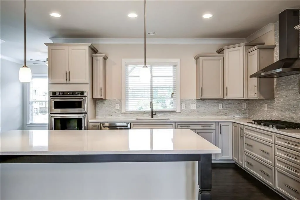 827 Stone Ridge Lane, Atlanta, Georgia 30324, 4 Bedrooms Bedrooms, ,3 BathroomsBathrooms,Residential,For Sale,827 Stone Ridge Lane,7659073