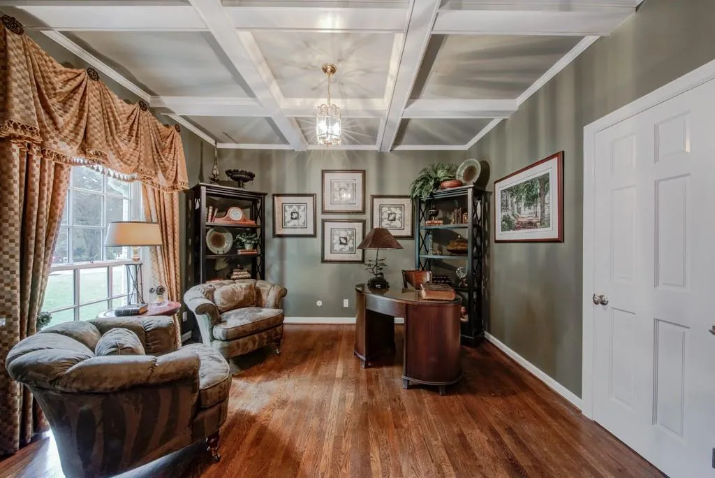 455 Forestdale Drive Ne, Sandy Springs, Georgia 30342, 6 Bedrooms Bedrooms, ,4 BathroomsBathrooms,Residential,Sold,455 Forestdale Drive Ne,6750453