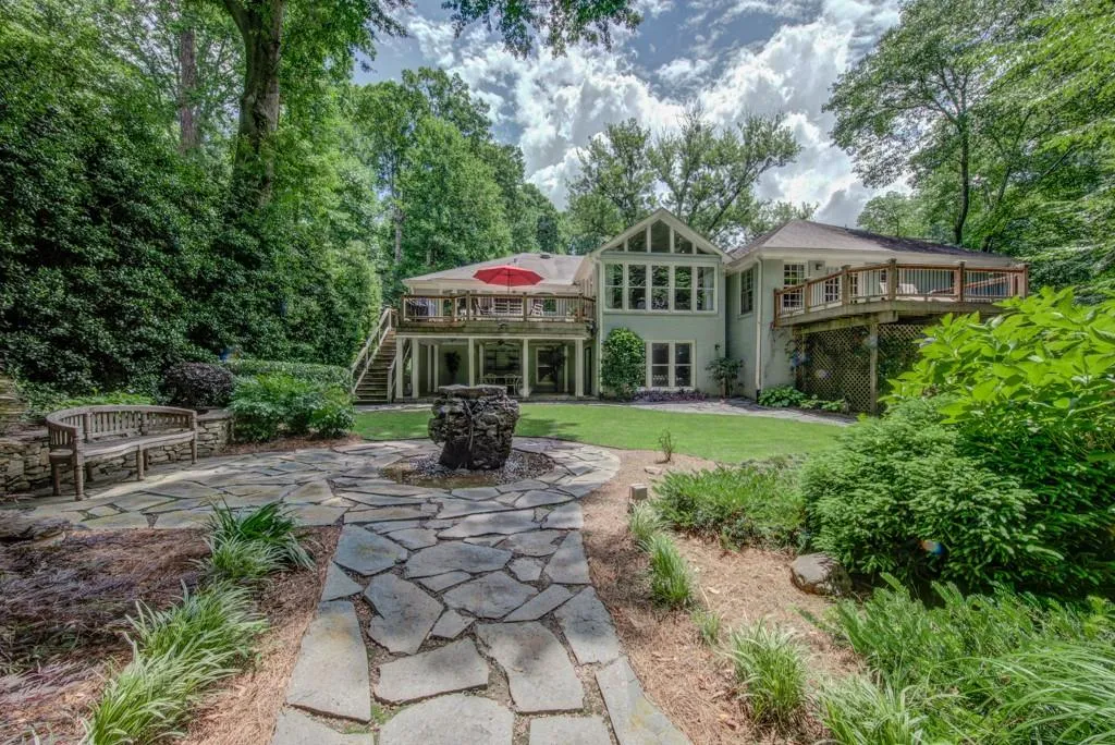 455 Forestdale Drive Ne, Sandy Springs, Georgia 30342, 6 Bedrooms Bedrooms, ,4 BathroomsBathrooms,Residential,Sold,455 Forestdale Drive Ne,6750453