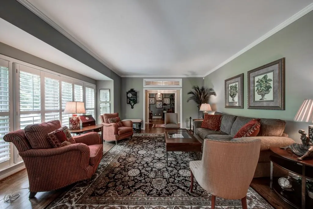 455 Forestdale Drive Ne, Sandy Springs, Georgia 30342, 6 Bedrooms Bedrooms, ,4 BathroomsBathrooms,Residential,Sold,455 Forestdale Drive Ne,6750453