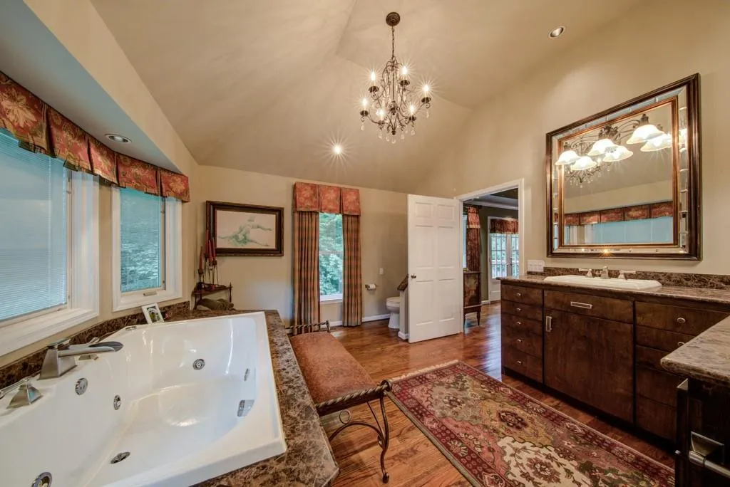 455 Forestdale Drive Ne, Sandy Springs, Georgia 30342, 6 Bedrooms Bedrooms, ,4 BathroomsBathrooms,Residential,Sold,455 Forestdale Drive Ne,6750453
