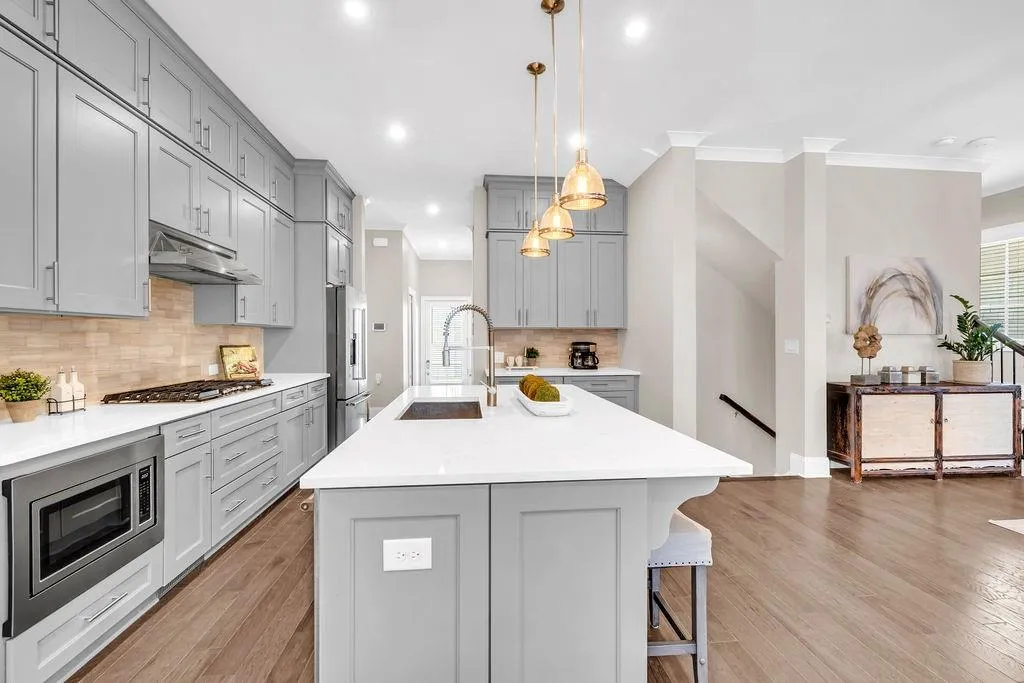 Sandy Springs, Georgia 30328, 4 Bedrooms Bedrooms, ,3 BathroomsBathrooms,Residential,Sold,7711207