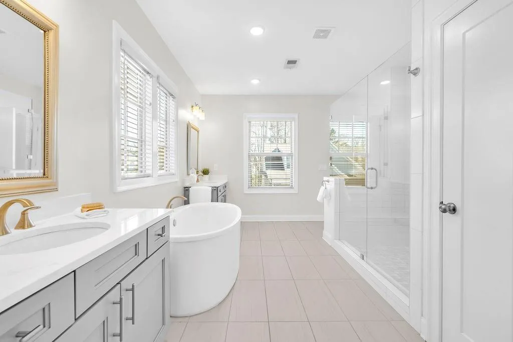 Sandy Springs, Georgia 30328, 4 Bedrooms Bedrooms, ,3 BathroomsBathrooms,Residential,Sold,7711207