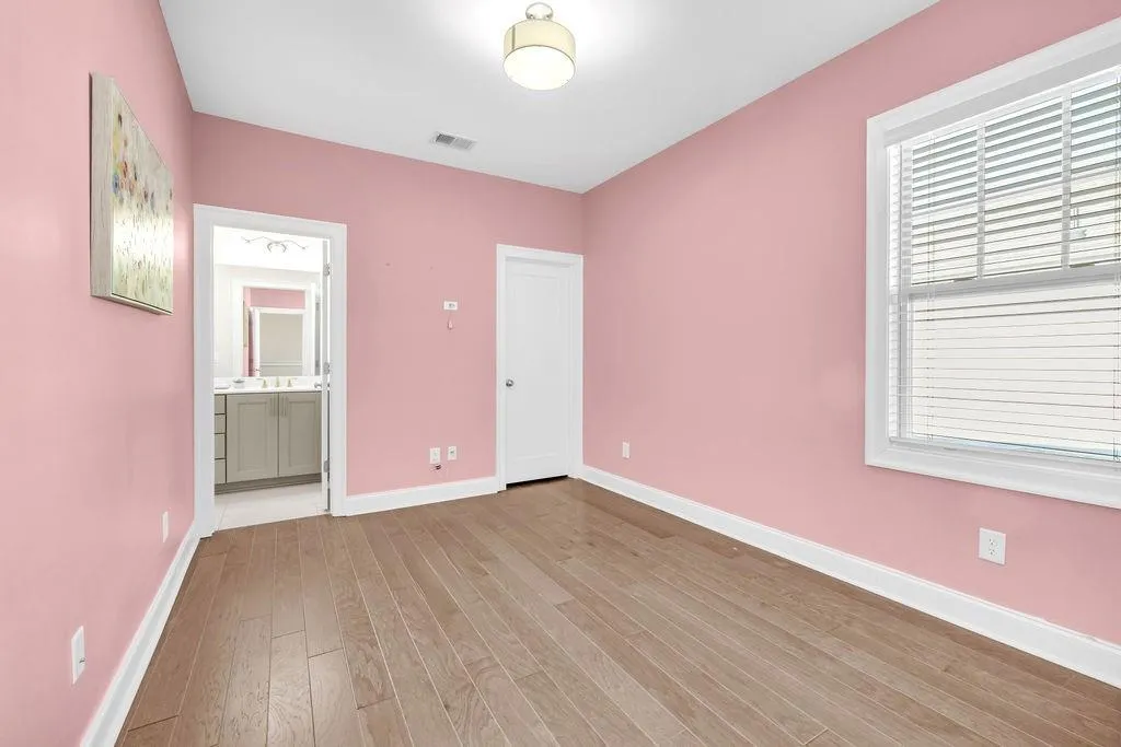 Sandy Springs, Georgia 30328, 4 Bedrooms Bedrooms, ,3 BathroomsBathrooms,Residential,Sold,7711207