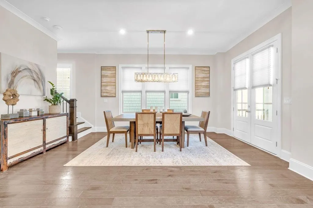 Sandy Springs, Georgia 30328, 4 Bedrooms Bedrooms, ,3 BathroomsBathrooms,Residential,Sold,7711207