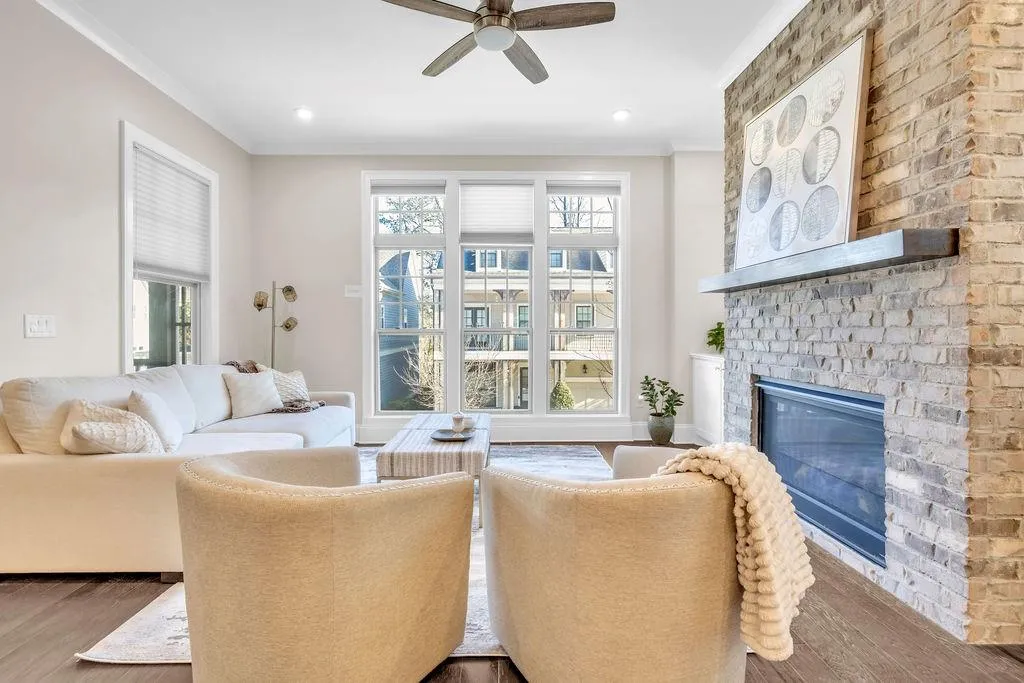 Sandy Springs, Georgia 30328, 4 Bedrooms Bedrooms, ,3 BathroomsBathrooms,Residential,Sold,7711207