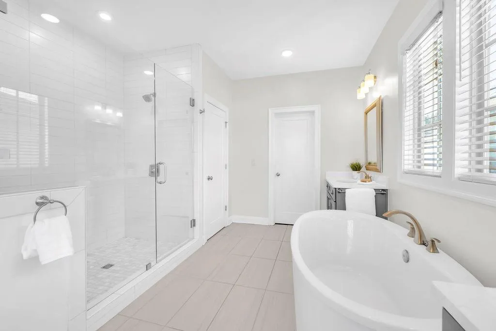 Sandy Springs, Georgia 30328, 4 Bedrooms Bedrooms, ,3 BathroomsBathrooms,Residential,Sold,7711207