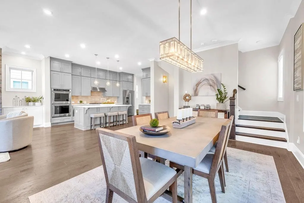 Sandy Springs, Georgia 30328, 4 Bedrooms Bedrooms, ,3 BathroomsBathrooms,Residential,Sold,7711207