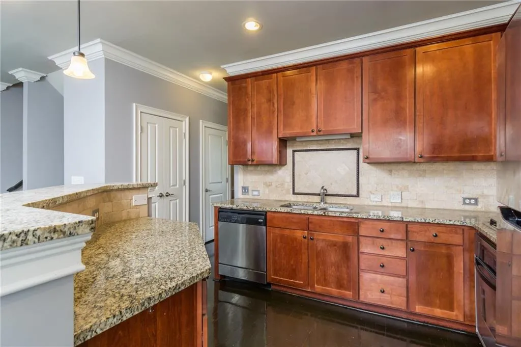 757 Berrydale Drive Unit 44, Atlanta, Georgia 30328, 3 Bedrooms Bedrooms, ,2 BathroomsBathrooms,Residential,Sold,757 Berrydale Drive Unit 44,7036119
