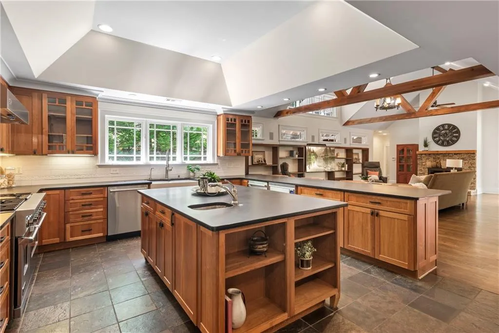 Gourmet Craftsman Kitchen Pro Chef Grade Appliances, Upgraded Cabinets & Leather Finish Stone Counters