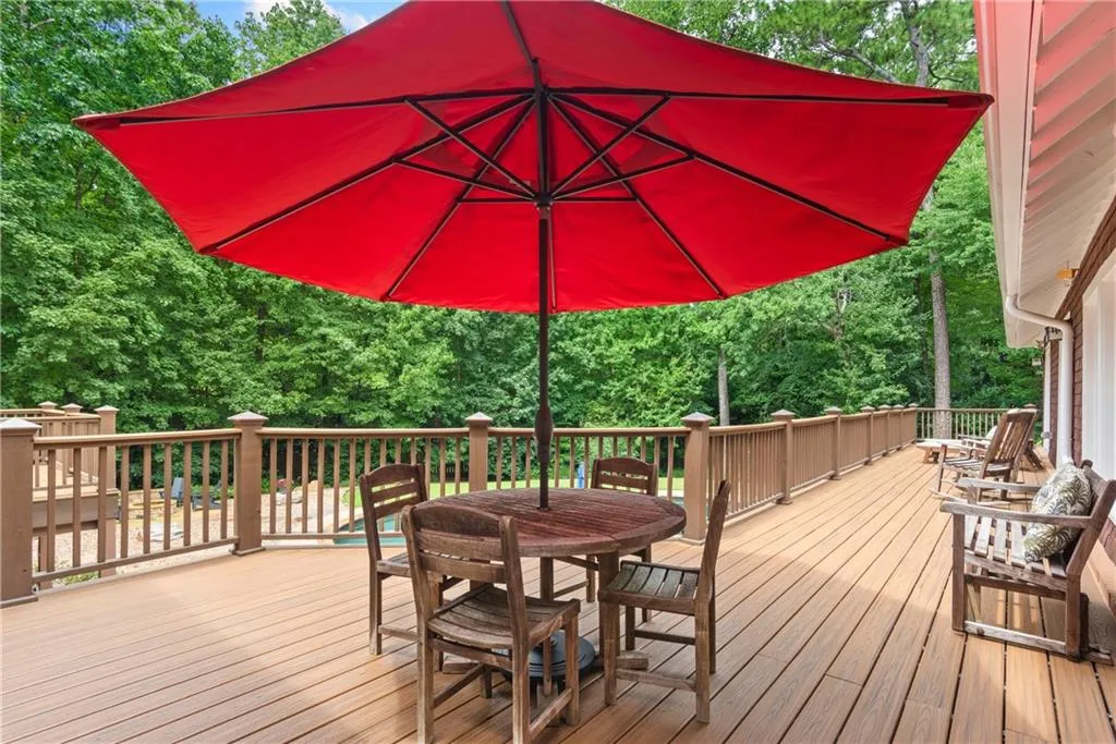 Full Durable Trek Deck Along Entire Back