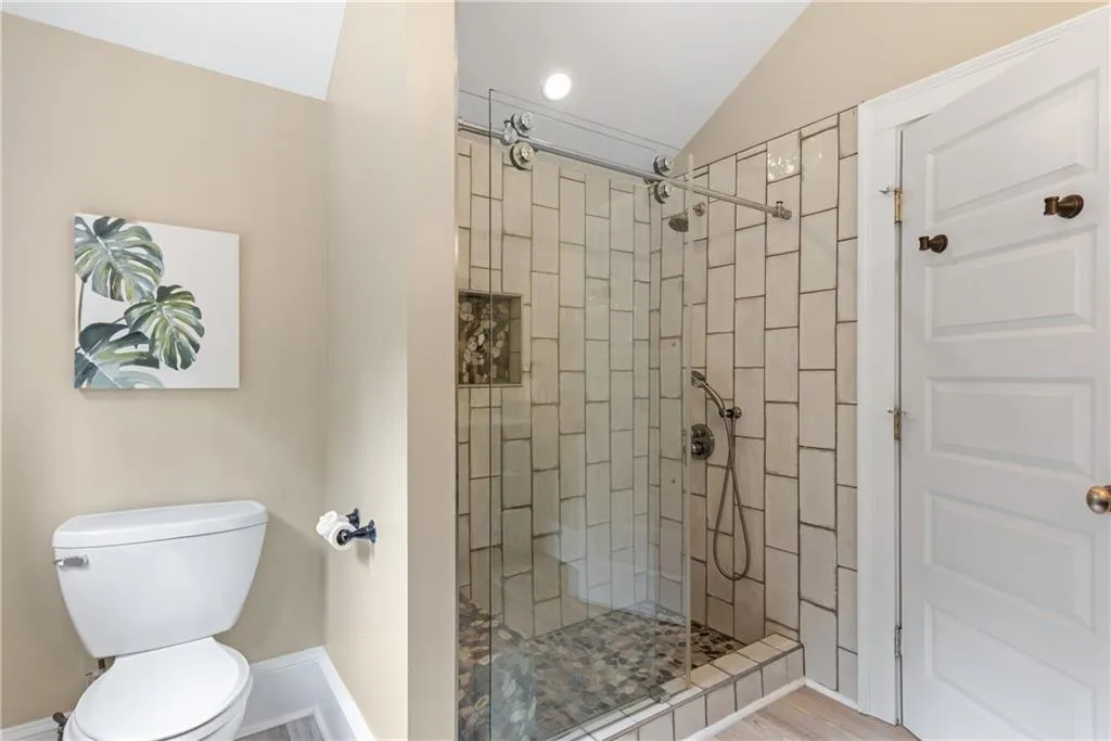 Upstairs Renovated Full Bathroom